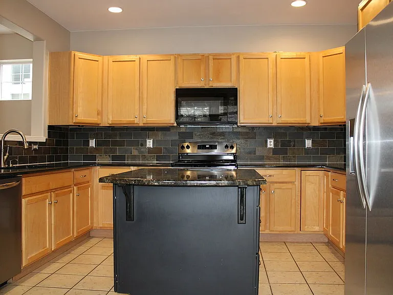 5250 Corbett Dr — Photo 4