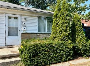 1858 Stieber St, Westland, MI 48186