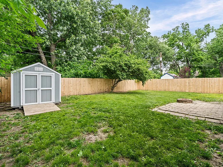 9022 Grand Ave — Photo 21