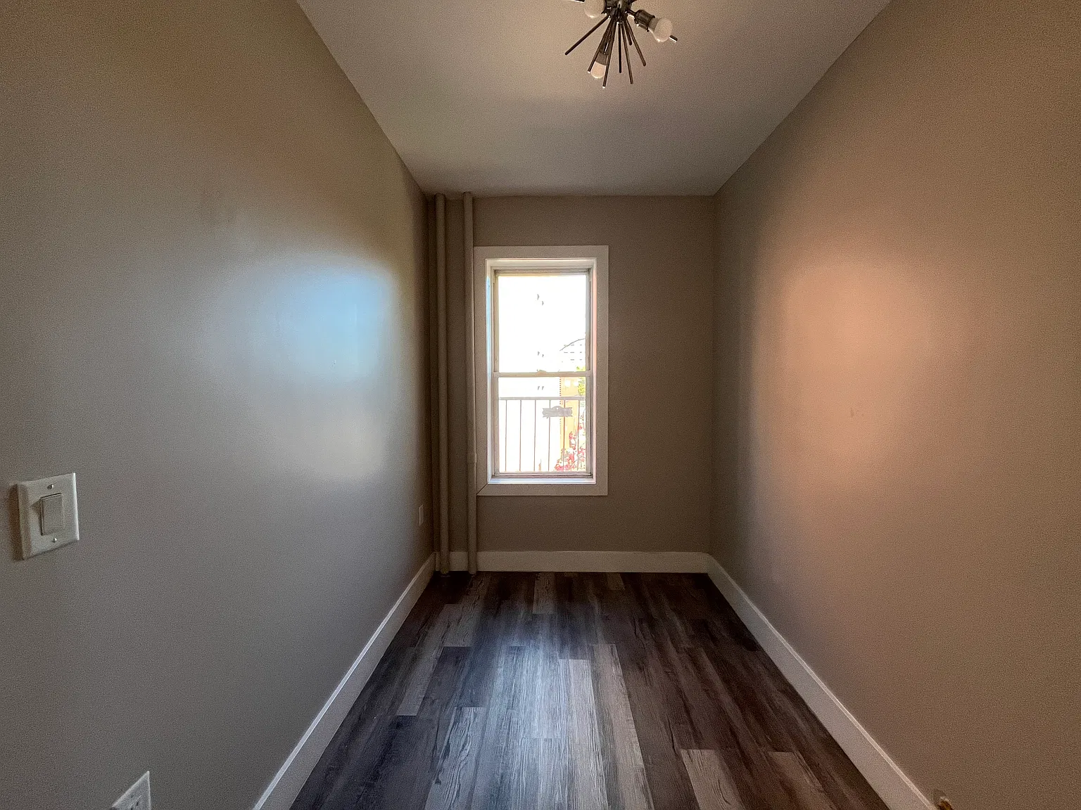 104 Belmont Ave — Photo 4