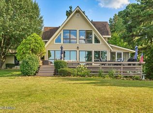 102 Calmwater Ct, West End, NC 27376