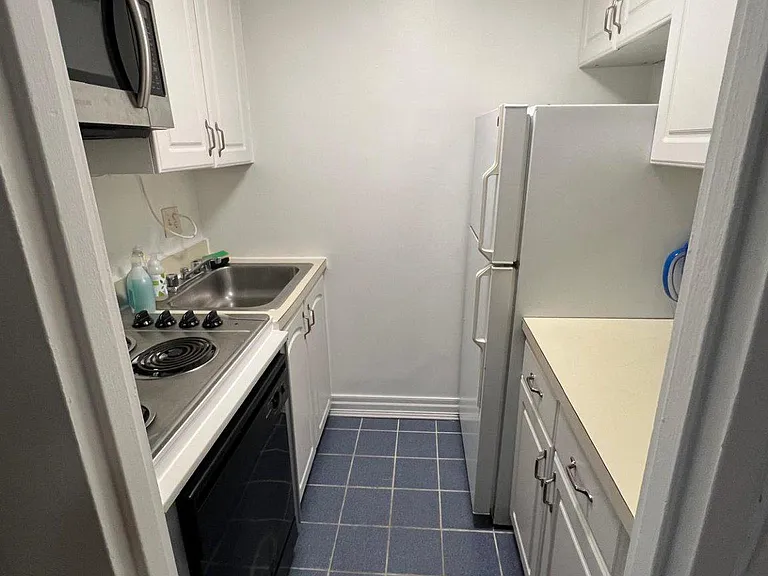 2141 I St NW — Photo 11