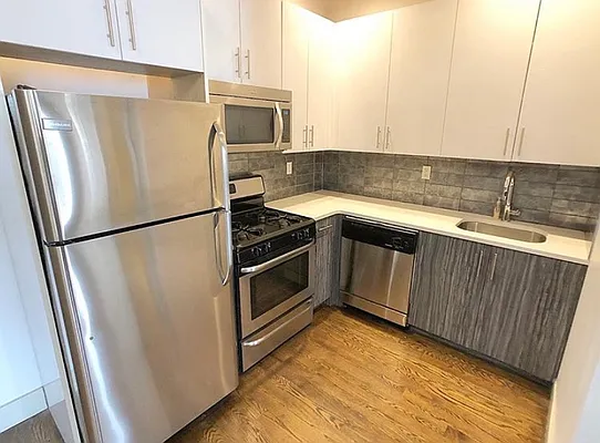 Rented by Premier Metro Realty Corp | media 18