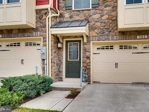 4th image of 502 Fox River Hills Way