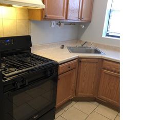 7030 S Paxton Ave APT 1B, Chicago, IL 60649