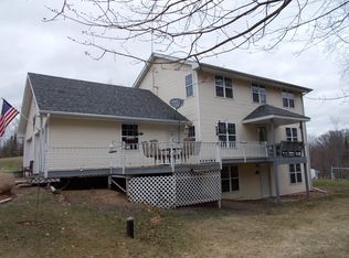 W14180 Oakwood Hills Dr, Silver Cliff, WI 54104
