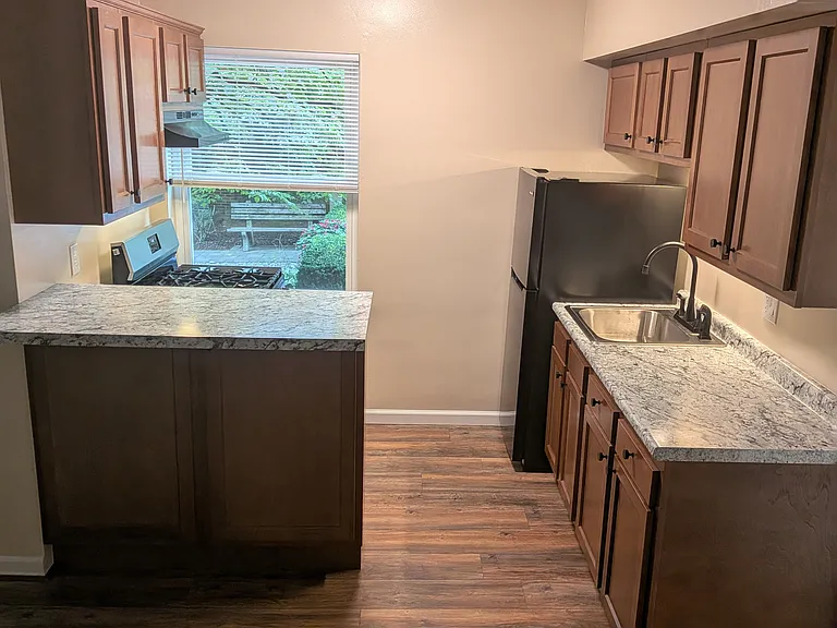 6932 Murray Ave — Photo 8