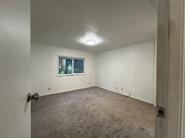 2205 256th St NW — Photo 5