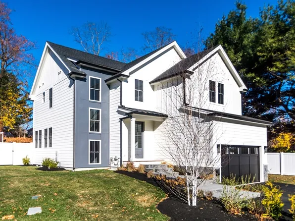 11 Irene Cir, Waltham, MA 02453