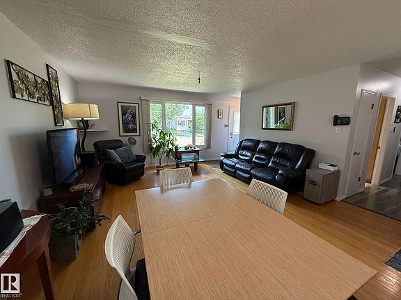 5th image of 10837 155th St NW