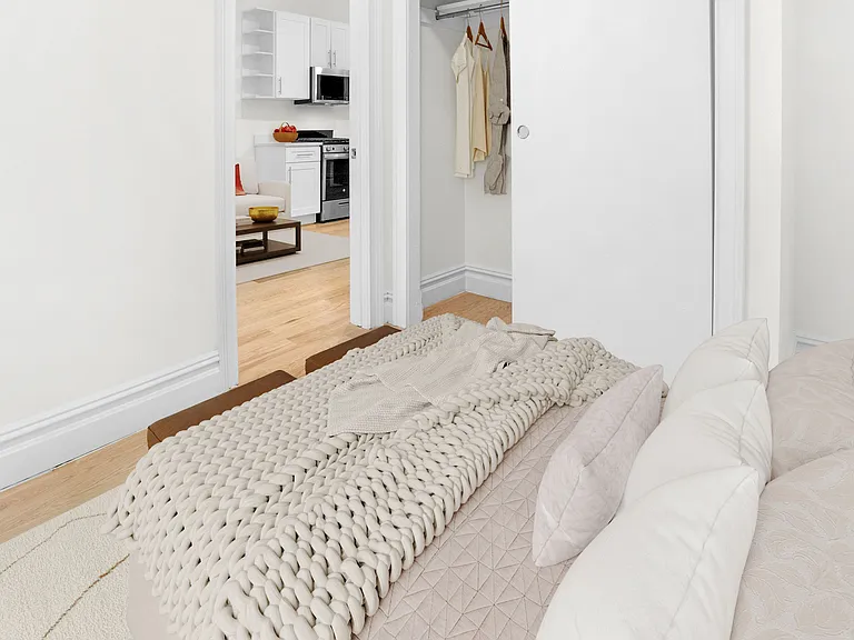 208 W 88th St #1R — Photo 6