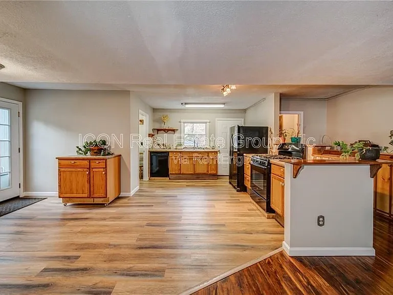 53 Black Rd NE #B — Photo 9