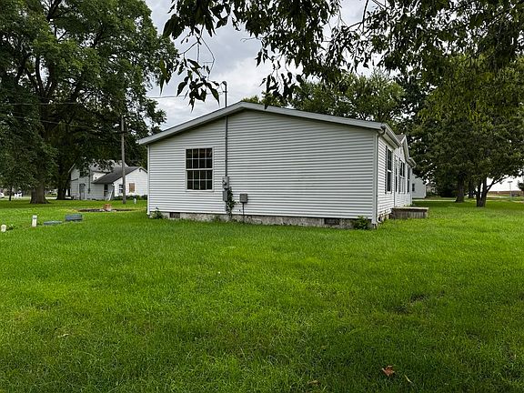 3rd image of 712 E Main St