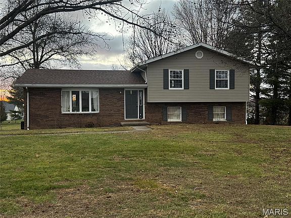 2nd image of 807 Linder Blvd