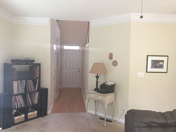 4th image of 1108 Glenrose Dr SE