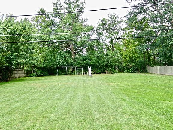 5th image of 1909 N Brentwood Ln