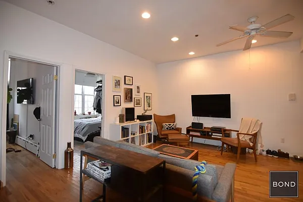 Rented by Bond New York | media 36