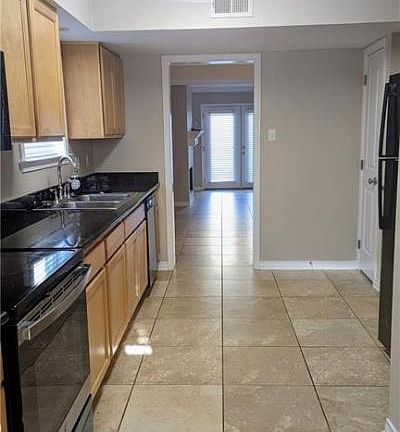 4th image of 6343 Bellaire Dr