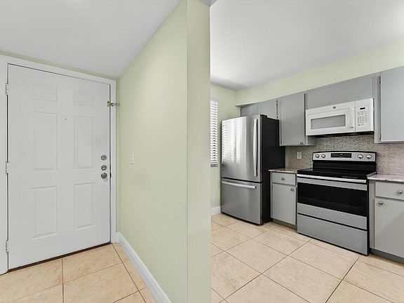 3rd image of 6205 Balboa Circle #102
