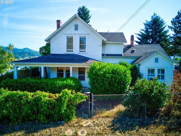 358 Douglas St, Yoncalla, OR 97499