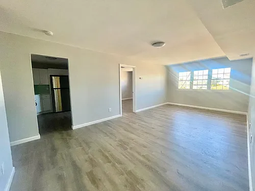 228 College Dr Photo 1