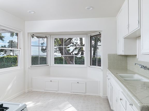 5th image of 102 San Nicolas Ave