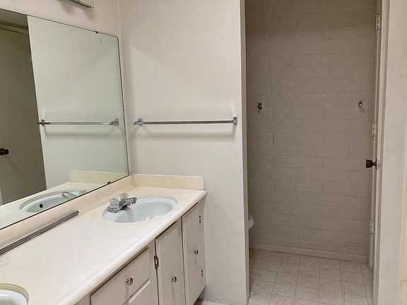 4th image of 2875 N Tucson Blvd APT 51