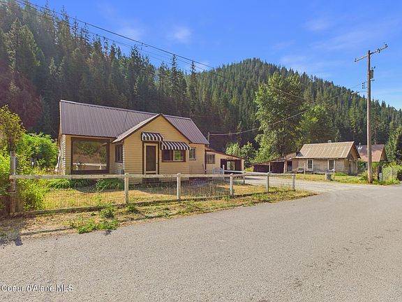 3rd image of 1050 Two Mile Rd