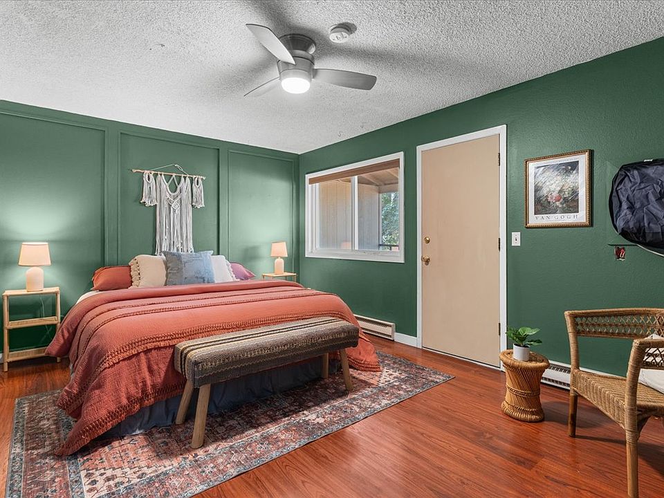 1st image of 1736 Palm Dr APT 3