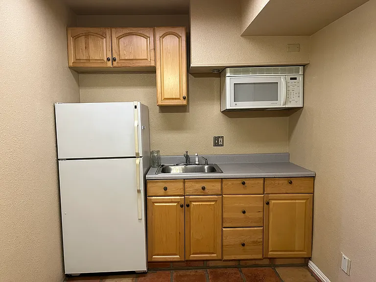 1028A San Rafael Ave — Photo 3