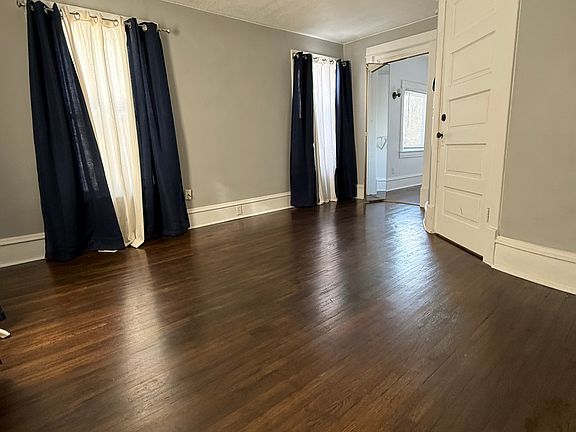 4th image of 1105 N Clinton Blvd #1/2