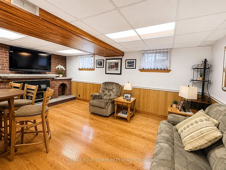 47 Cayuga Ave — Photo 3