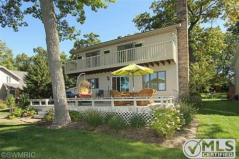 2nd image of 1458 Burlington Dr