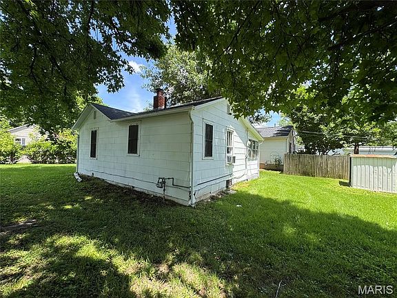 3rd image of 228 Pine St