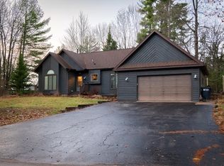 1027 E Maple St, Eagle River, WI 54521