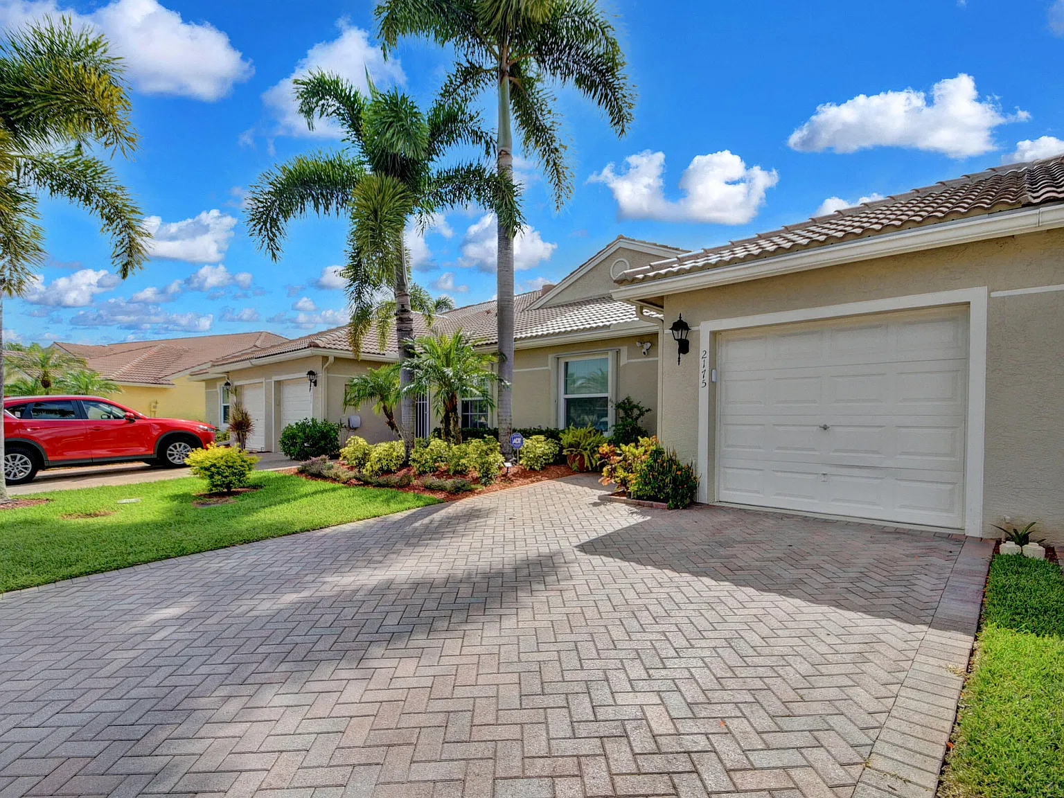 3 bed, 2.0 bath, 1426 sqft, $3,750 — Photo 2
