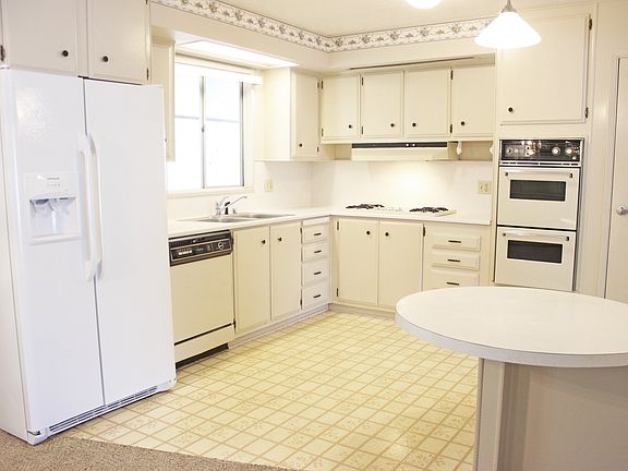 4th image of 525 W El Norte Pkwy Space 305