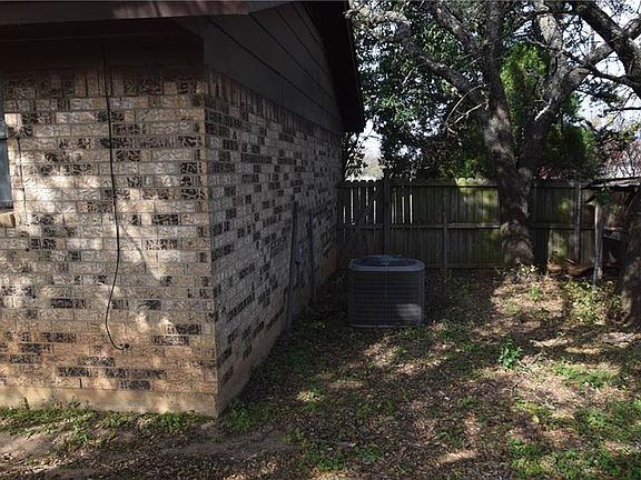 3rd image of 802 Wood Ave