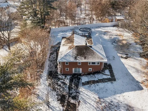 105 Academy Hill Road, Derby, CT 06418