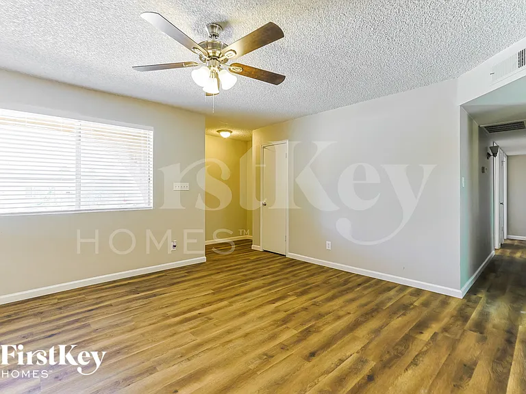 171 W Jasper Dr — Photo 4