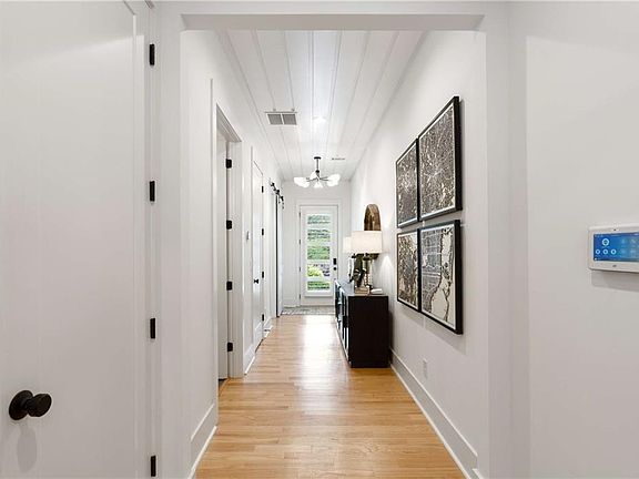 5th image of 99 Candler Rd NE