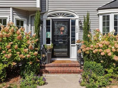 102 Betsey Williams Dr, Cranston, RI, 02905