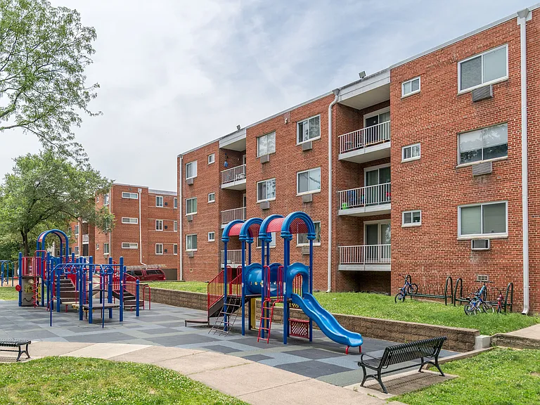 Mason Avenue Apartments — Photo 19