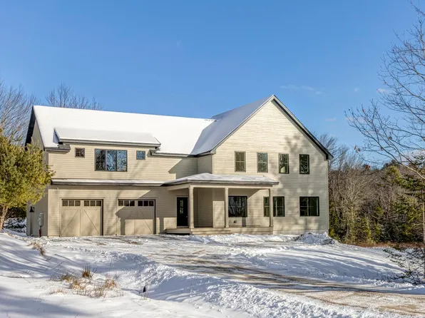 17 Renee Road, Freeport, ME 04032