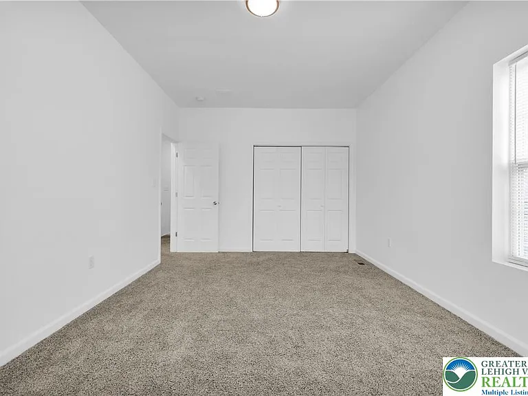 825 16th Ave — Photo 28