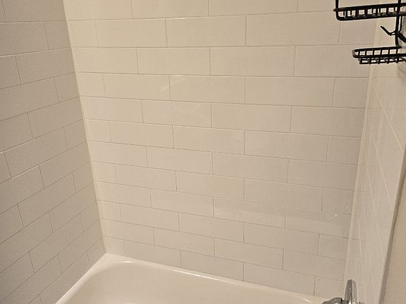 2nd image of 144 11th St SE APT 1