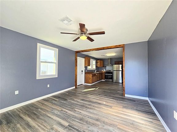 3rd image of 834 Avenue F