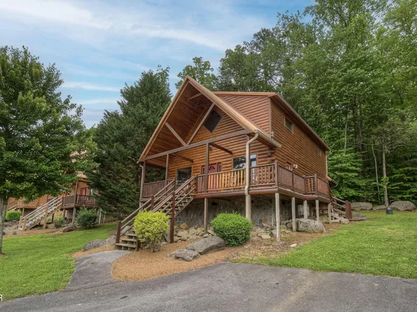 214 Forrest Loop Way, Gatlinburg, TN 37738