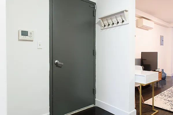 Rented by Urban Furnished LLC | media 27