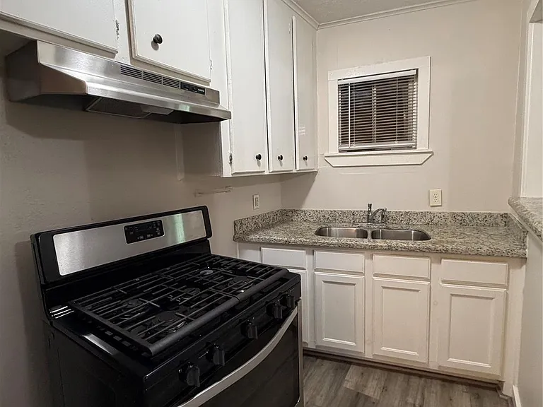 4811 Oakland St #6 — Photo 5